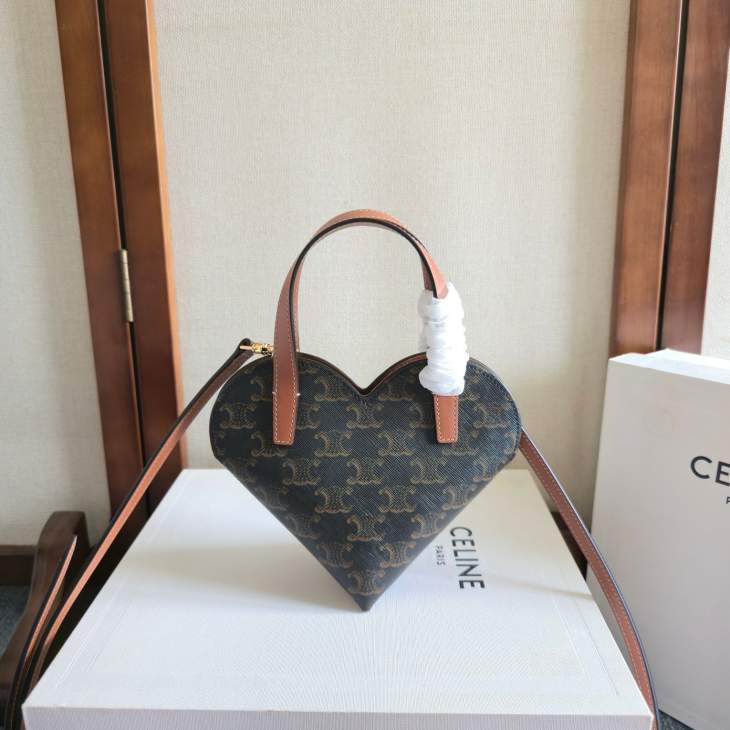 Picture of Celine Handbags _SKUfw225666891fw